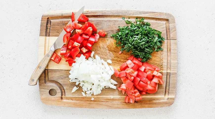 Török Shakshuka (sült tojás paradicsommal), klasszikus recept